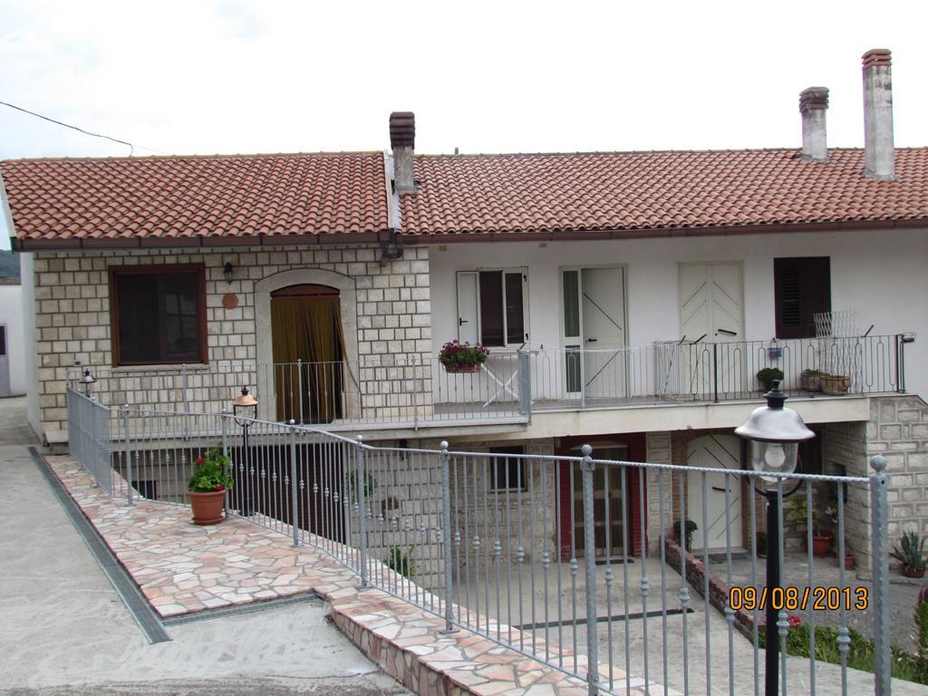 B&B Il Gheppio Campolattaro Bagian luar foto