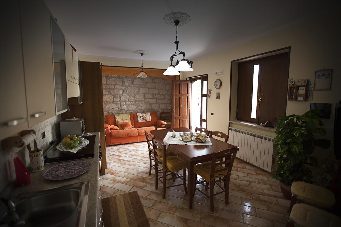 B&B Il Gheppio Campolattaro Bagian luar foto